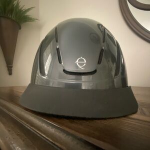 Troxel Riding Helmet with DialFit System Size Medium EUC